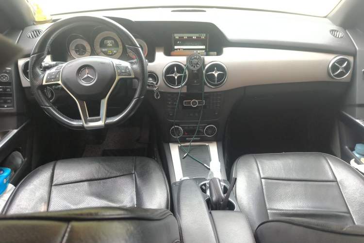 Used Mercedes-Benz GLK-Class 2015 GLK 260 4MATIC Fashion Edition Ultimate Version Center Console