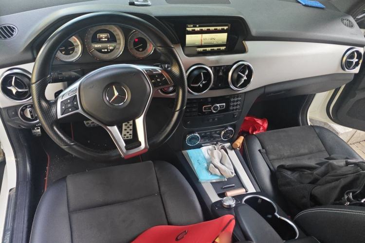 Used Mercedes-Benz GLK-Class 2015 GLK 300 4MATIC Fashion Edition Ultimate Version Center Console