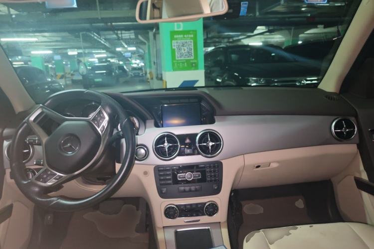 Used Mercedes-Benz GLK-Class 2015 GLK 300 4MATIC Fashion Edition Ultimate Version Center Console