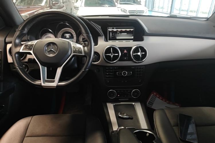 Used Mercedes-Benz GLK-Class 2015 GLK 300 4MATIC Fashion Edition Ultimate Version Center Console