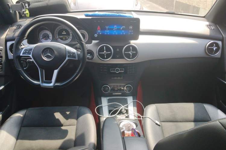 Used Mercedes-Benz GLK-Class 2015 GLK 260 4MATIC Dynamic Edition Ultimate Version Center Console