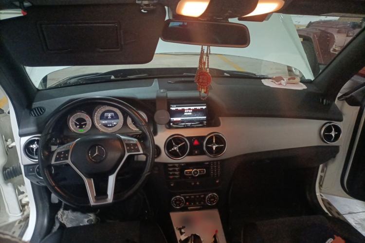 Used Mercedes-Benz GLK-Class 2015 GLK 300 4MATIC Fashion Edition Ultimate Version Center Console