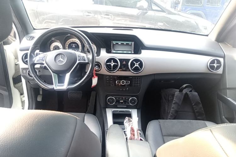 Used Mercedes-Benz GLK-Class 2015 GLK 260 4MATIC Dynamic Edition Ultimate Version Center Console