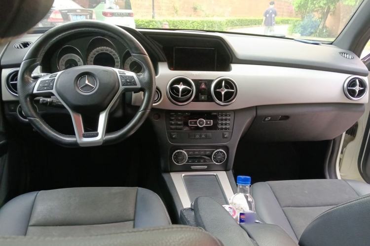 Used Mercedes-Benz GLK-Class 2015 GLK 300 4MATIC Fashion Edition Ultimate Version Center Console