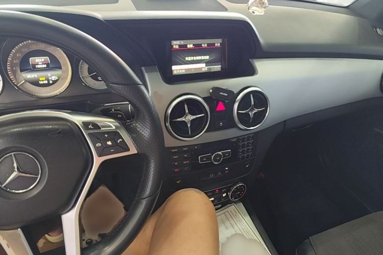 Used Mercedes-Benz GLK-Class 2015 GLK 260 4MATIC Fashion Edition Ultimate Version Center Console
