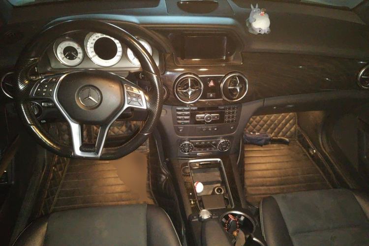Used Mercedes-Benz GLK-Class 2015 GLK 260 4MATIC Fashion Edition Ultimate Version Center Console