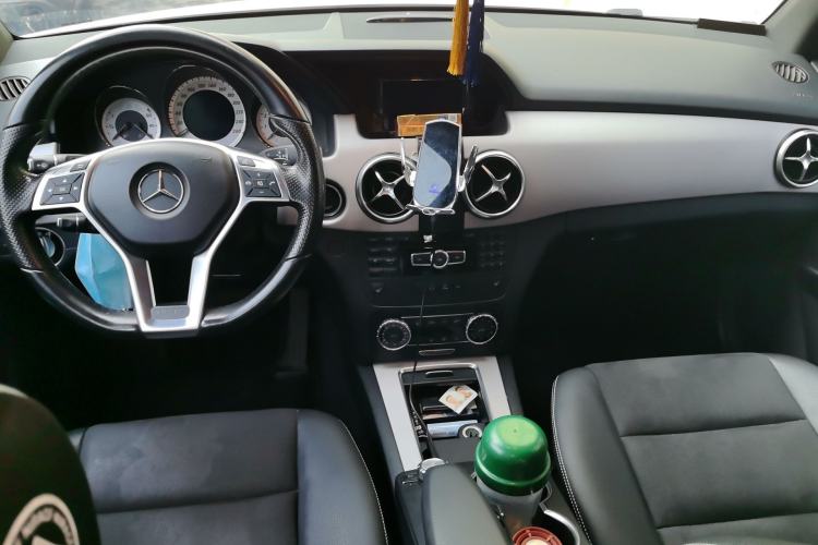 Used Mercedes-Benz GLK-Class 2015 GLK 260 4MATIC Fashion Edition Ultimate Version Center Console