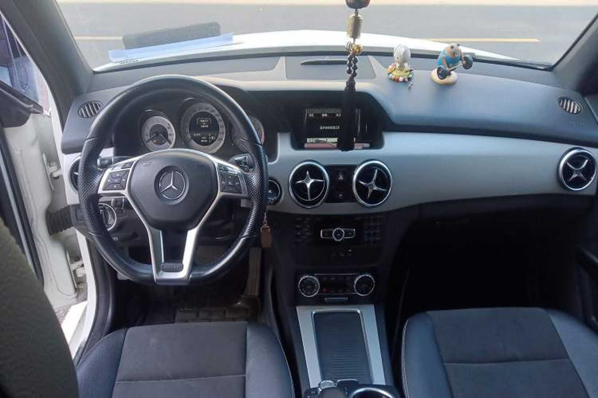 Used Mercedes-Benz GLK-Class 2015 GLK 260 4MATIC Dynamic Edition Ultimate Version Center Console