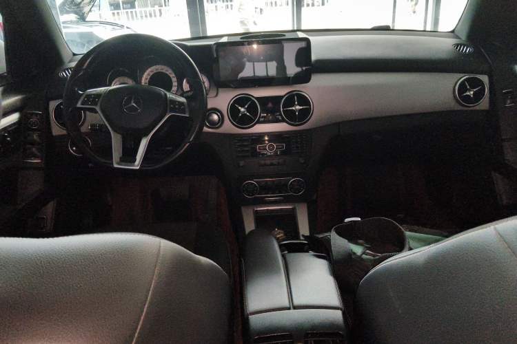 Used Mercedes-Benz GLK-Class 2015 GLK 300 4MATIC Fashion Edition Ultimate Version Center Console