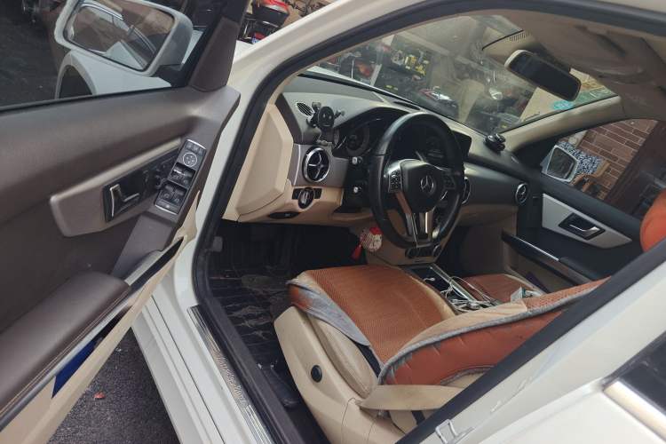 Used Mercedes-Benz GLK-Class 2015 GLK 260 4MATIC Fashion Edition Ultimate Version Driver Seat