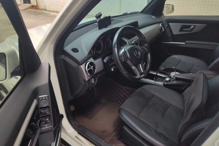 Used Mercedes-Benz GLK-Class 2015 GLK 300 4MATIC Fashion Edition Ultimate Version Driver Seat