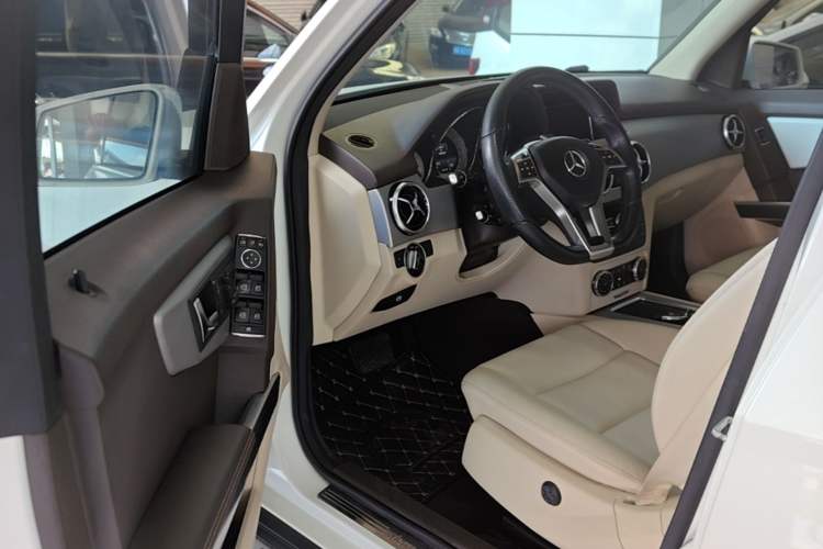 Used Mercedes-Benz GLK-Class 2015 GLK 300 4MATIC Fashion Edition Ultimate Version Driver Seat