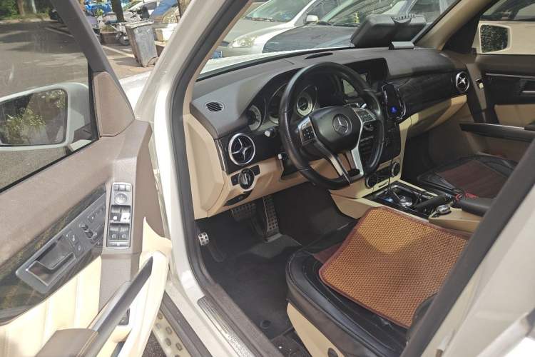 Used Mercedes-Benz GLK-Class 2015 GLK 300 4MATIC Luxury Ultimate Edition Driver Seat