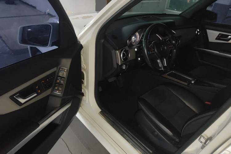 Used Mercedes-Benz GLK-Class 2015 GLK 260 4MATIC Dynamic Edition Ultimate Version Driver Seat