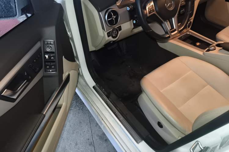 Used Mercedes-Benz GLK-Class 2015 GLK 260 4MATIC Dynamic Edition Ultimate Version Driver Seat