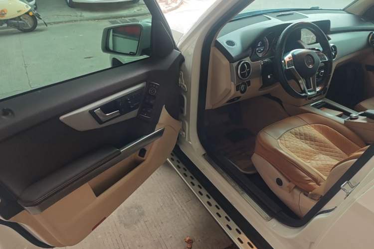 Used Mercedes-Benz GLK-Class 2015 GLK 300 4MATIC Fashion Edition Ultimate Version Driver Seat