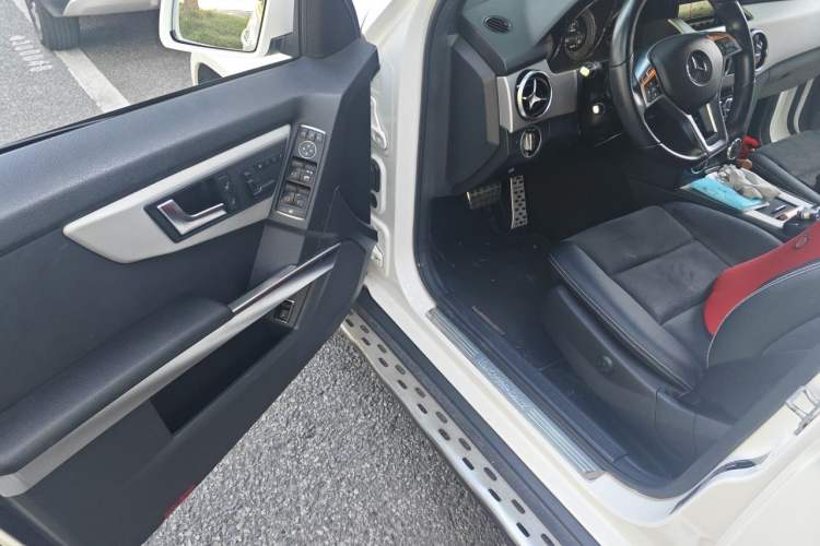 Used Mercedes-Benz GLK-Class 2015 GLK 300 4MATIC Fashion Edition Ultimate Version Driver Seat