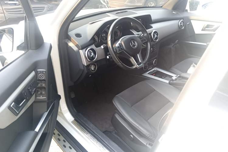 Used Mercedes-Benz GLK-Class 2015 GLK 260 4MATIC Dynamic Edition Ultimate Version Driver Seat