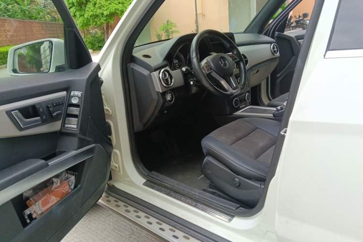 Used Mercedes-Benz GLK-Class 2015 GLK 300 4MATIC Fashion Edition Ultimate Version Driver Seat