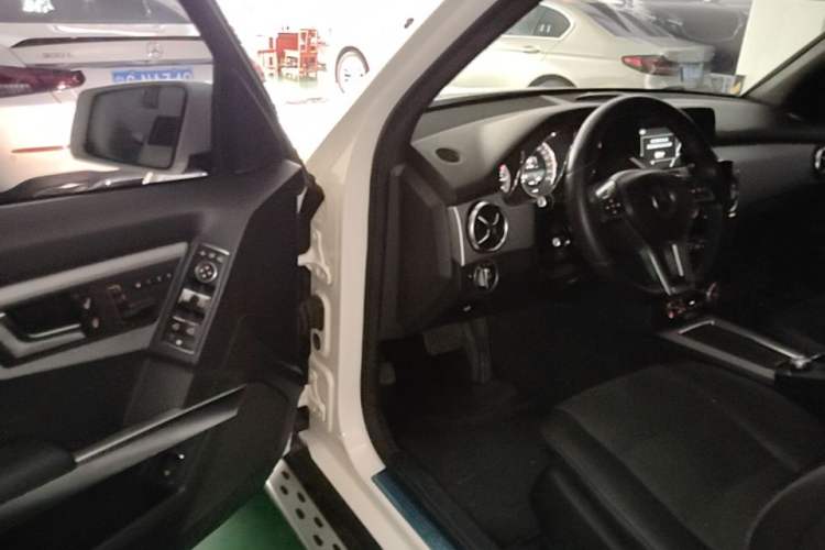 Used Mercedes-Benz GLK-Class 2015 GLK 300 4MATIC Fashion Edition Ultimate Version Driver Seat