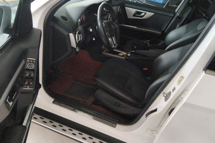 Used Mercedes-Benz GLK-Class 2015 GLK 300 4MATIC Fashion Edition Ultimate Version Driver Seat