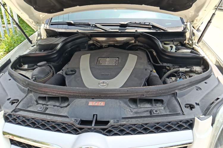 Used Mercedes-Benz GLK-Class 2015 GLK 300 4MATIC Fashion Edition Ultimate Version Engine Bay