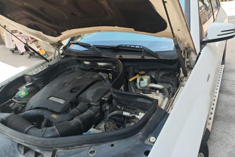 Used Mercedes-Benz GLK-Class 2015 GLK 260 4MATIC Dynamic Edition Ultimate Version Engine Bay Left