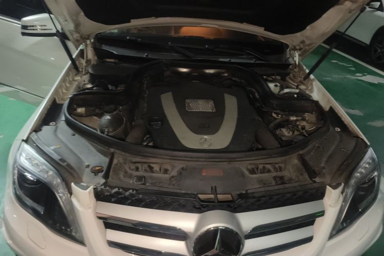 Used Mercedes-Benz GLK-Class 2015 GLK 300 4MATIC Fashion Edition Ultimate Version Engine Bay