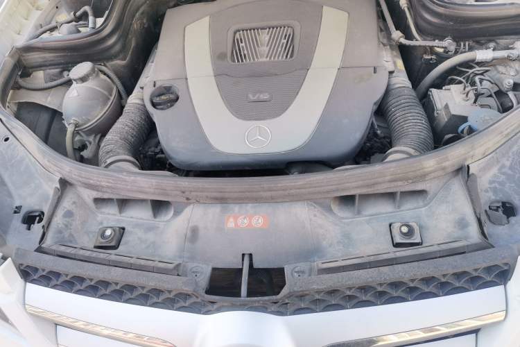 Used Mercedes-Benz GLK-Class 2015 GLK 300 4MATIC Fashion Edition Ultimate Version Engine Bay