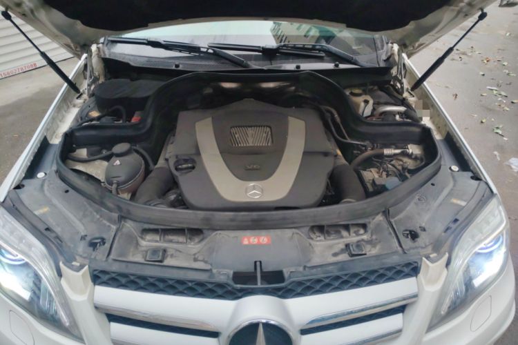 Used Mercedes-Benz GLK-Class 2015 GLK 300 4MATIC Fashion Edition Ultimate Version Engine Bay