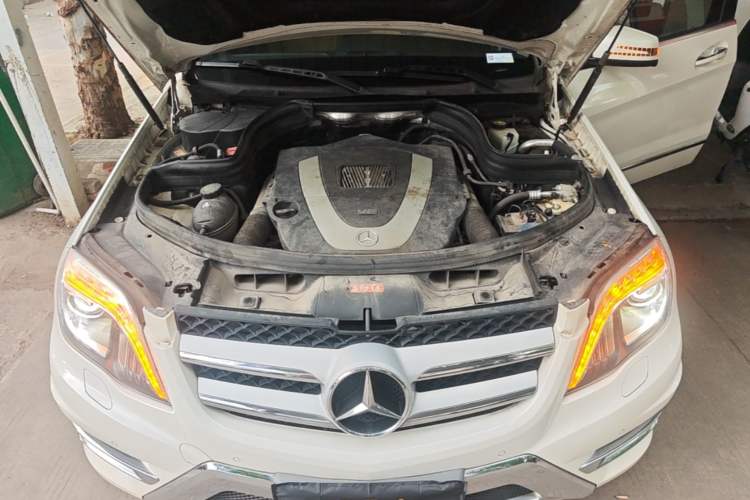 Used Mercedes-Benz GLK-Class 2015 GLK 300 4MATIC Fashion Edition Ultimate Version Engine Bay
