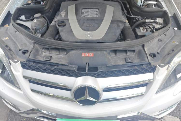 Used Mercedes-Benz GLK-Class 2015 GLK 300 4MATIC Fashion Edition Ultimate Version Engine Bay
