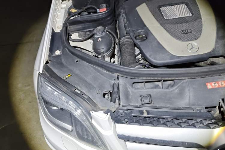 Used Mercedes-Benz GLK-Class 2015 GLK 300 4MATIC Fashion Edition Ultimate Version Engine Bay Right