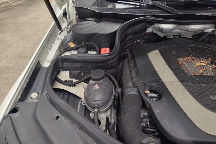 Used Mercedes-Benz GLK-Class 2015 GLK 300 4MATIC Fashion Edition Ultimate Version Engine Bay Right
