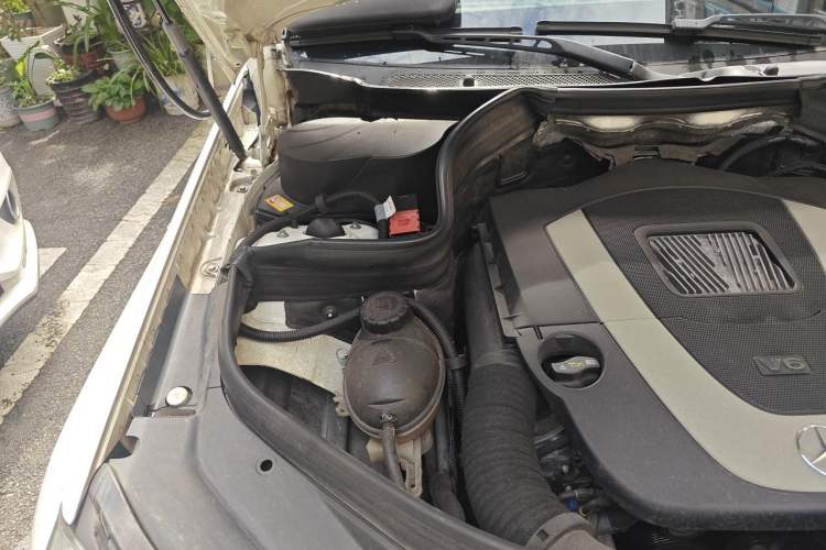 Used Mercedes-Benz GLK-Class 2015 GLK 300 4MATIC Luxury Ultimate Edition Engine Bay Right
