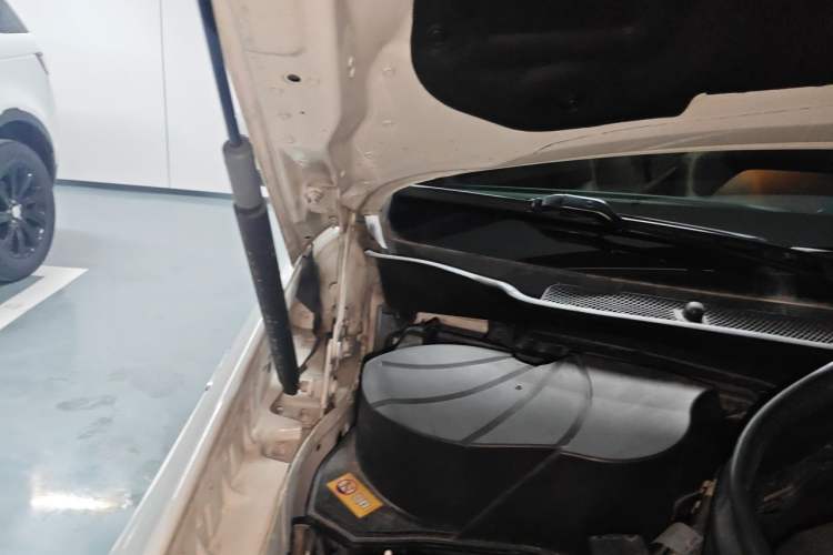 Used Mercedes-Benz GLK-Class 2015 GLK 260 4MATIC Dynamic Edition Ultimate Version Engine Bay Right