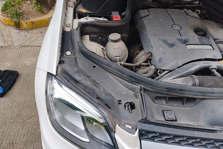 Used Mercedes-Benz GLK-Class 2015 GLK 260 4MATIC Dynamic Edition Ultimate Version Engine Bay Right