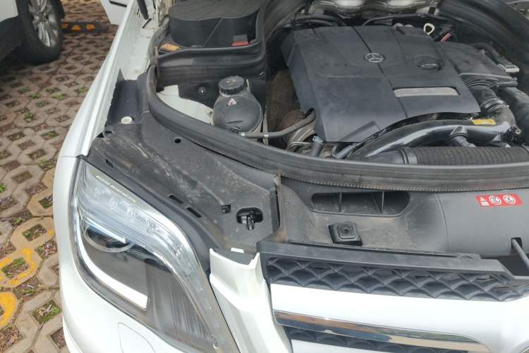 Used Mercedes-Benz GLK-Class 2015 GLK 260 4MATIC Fashion Edition Ultimate Version Engine Bay Right