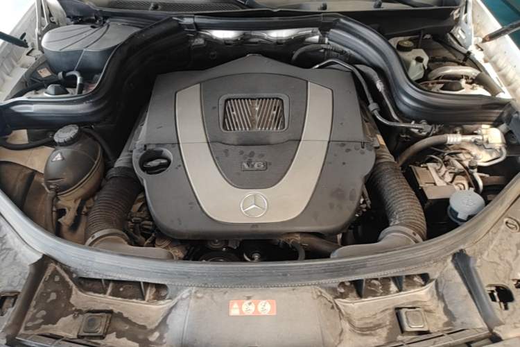 Used Mercedes-Benz GLK-Class 2015 GLK 300 4MATIC Fashion Edition Ultimate Version Engine Bay