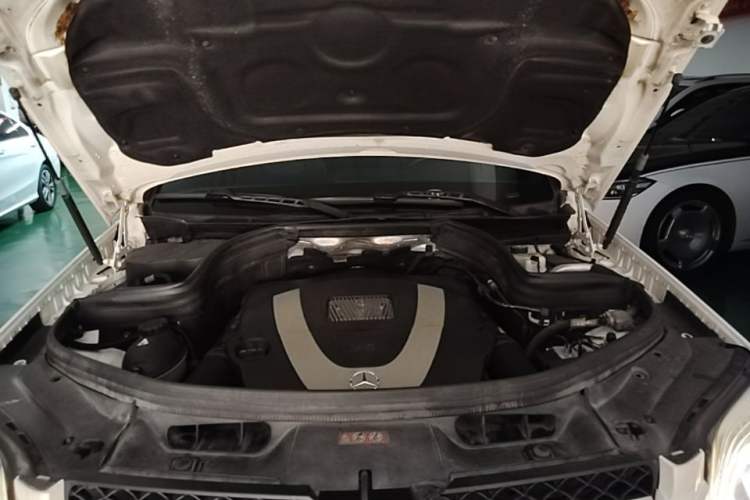 Used Mercedes-Benz GLK-Class 2015 GLK 300 4MATIC Fashion Edition Ultimate Version Engine Bay