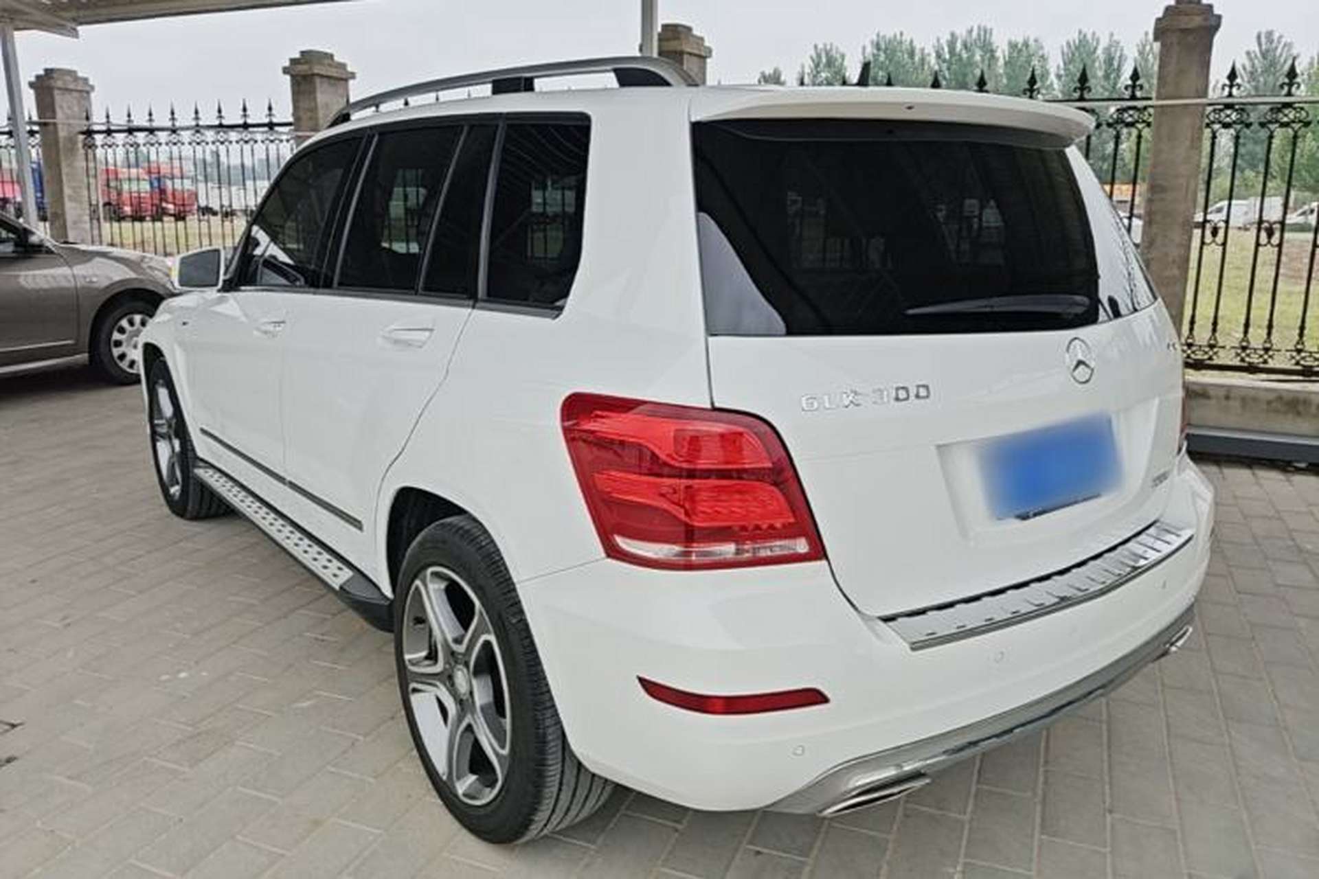 Used Mercedes-Benz GLK-Class 2015 GLK 300 4MATIC Fashion Edition Ultimate Version Exterior 2