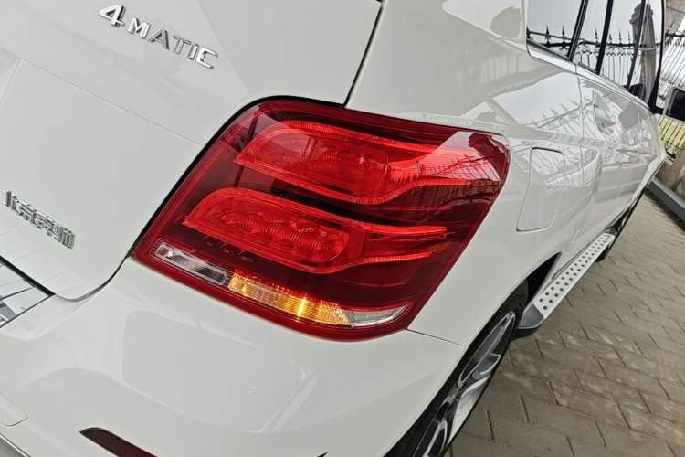Used Mercedes-Benz GLK-Class 2015 GLK 300 4MATIC Fashion Edition Ultimate Version Exterior 3
