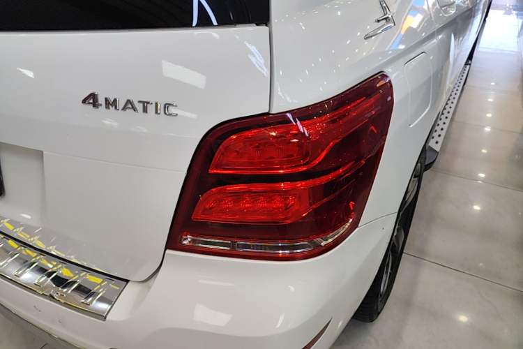 Used Mercedes-Benz GLK-Class 2015 GLK 260 4MATIC Fashion Edition Ultimate Version Exterior 3