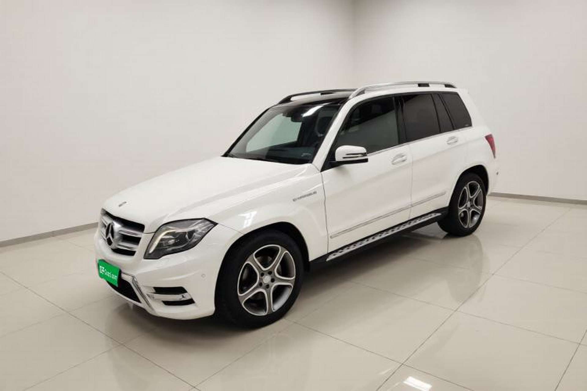 Used Mercedes-Benz GLK-Class 2015 GLK 300 4MATIC Fashion Edition Ultimate Version Front Left 45 Deg