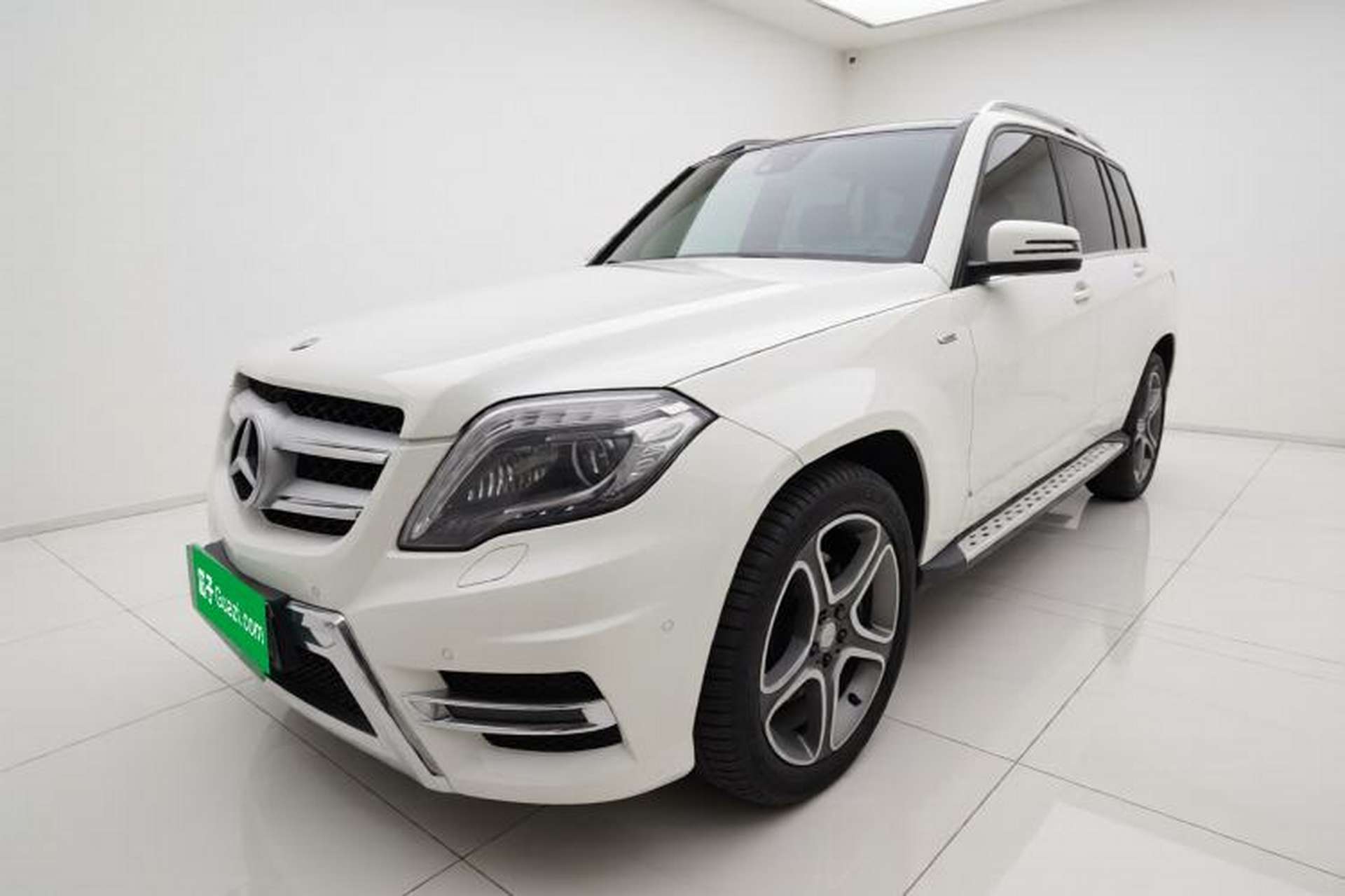 Used Mercedes-Benz GLK-Class 2015 GLK 300 4MATIC Fashion Edition Ultimate Version Front Left 45 Deg