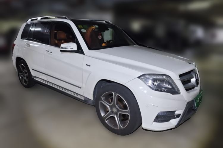 Used Mercedes-Benz GLK-Class 2015 GLK 300 4MATIC Fashion Edition Ultimate Version Front Right 45 Deg