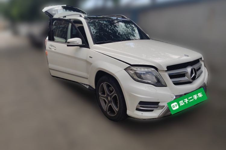 Used Mercedes-Benz GLK-Class 2015 GLK 300 4MATIC Fashion Edition Ultimate Version Front Right 45 Deg