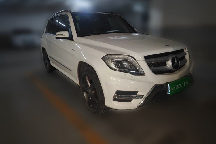 Used Mercedes-Benz GLK-Class 2015 GLK 260 4MATIC Fashion Edition Ultimate Version Front Right 45 Deg