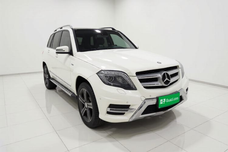 Used Mercedes-Benz GLK-Class 2015 GLK 260 4MATIC Fashion Edition Ultimate Version Front Right 45 Deg