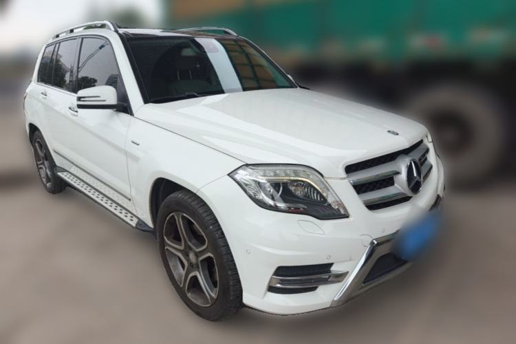 Used Mercedes-Benz GLK-Class 2015 GLK 300 4MATIC Fashion Edition Ultimate Version Front Right 45 Deg